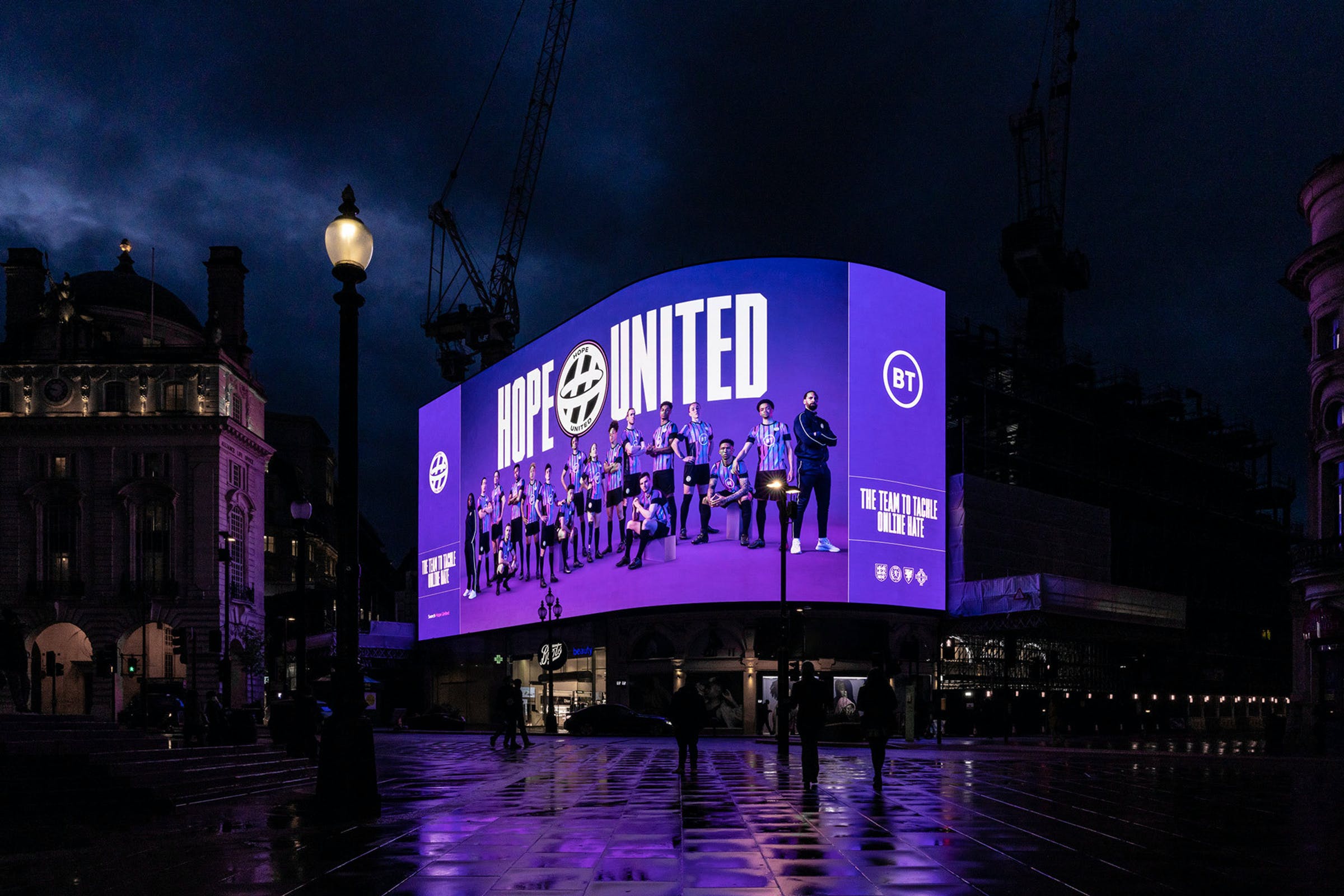 HOPE_UNITED_OOH_PICCADILLY_01_2021-05-25-113610
